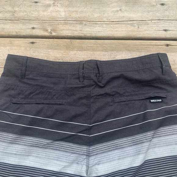West Forty Nine Submersible Hybrid Shorts | Size 36 - Picture 5 of 7